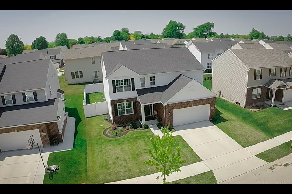 1st image of 42521 Prestwick Dr