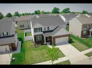 42521 Prestwick Dr, Sterling Heights, MI 48313