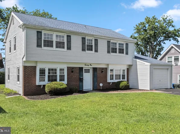 21 Mercator Ln, Willingboro, NJ 08046