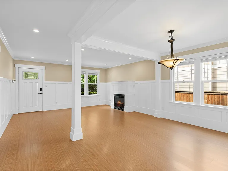 26616 NE Valley St — Photo 3
