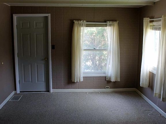 4th image of 1222 John St
