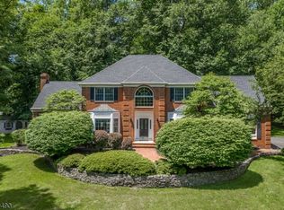 2 Daniel Robbins Ln, Flemington, NJ 08822