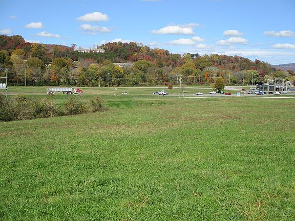 5th image of 220 Hiwassee Hwy