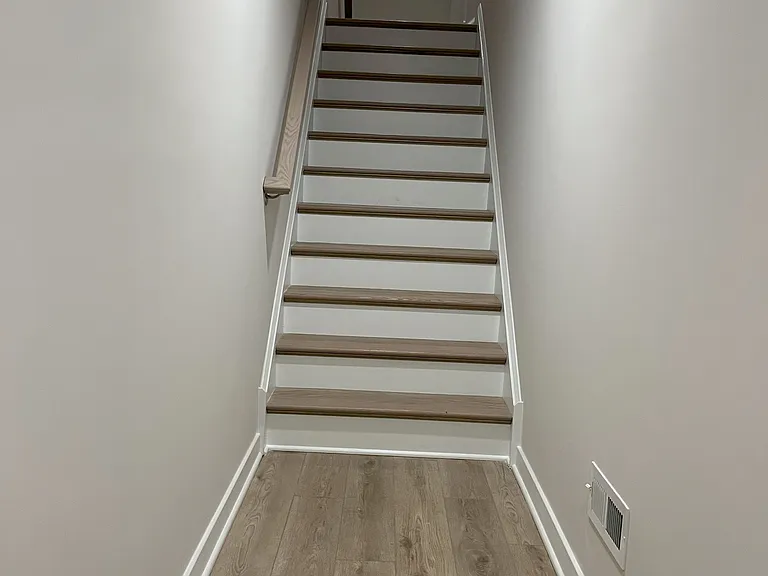 114 Continental Way — Photo 2