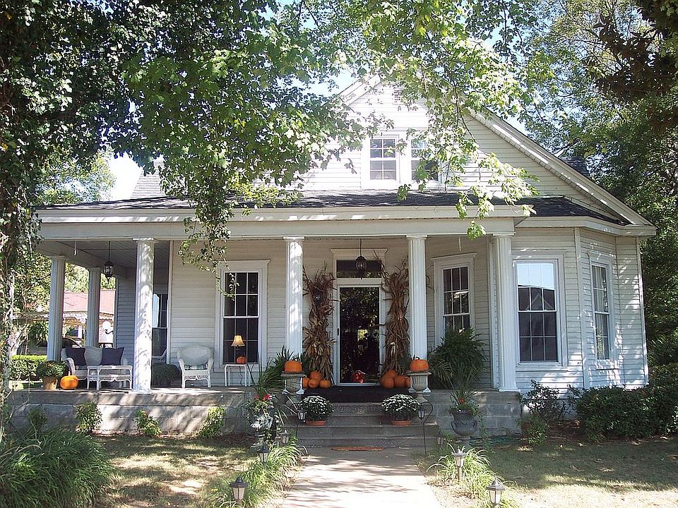 1st image of 405 E Main St