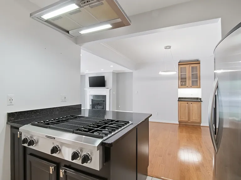1115 N Old Woodward Ave #58 — Photo 8