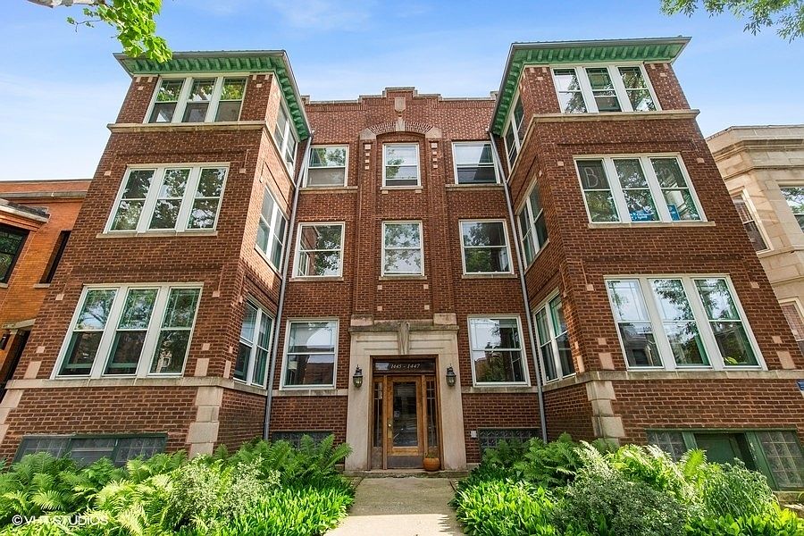 1st image of 1447 W Winona St APT 1W