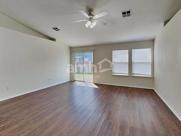 3008 Woodbridge St — Photo 7
