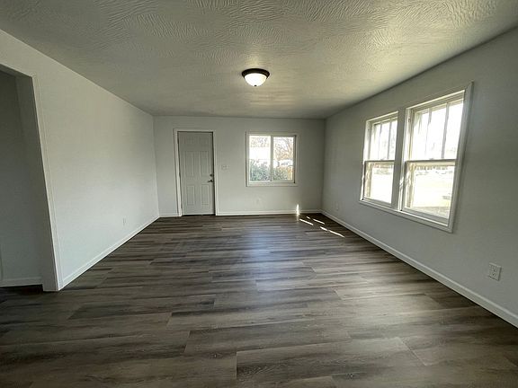 2nd image of 2218 W Olive St