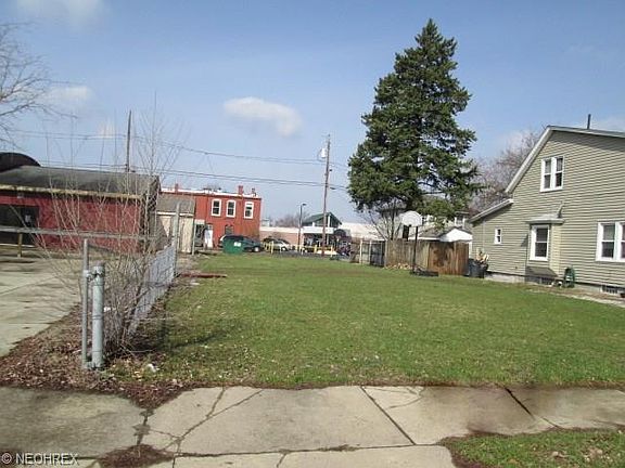 2nd image of 234 1st St NW