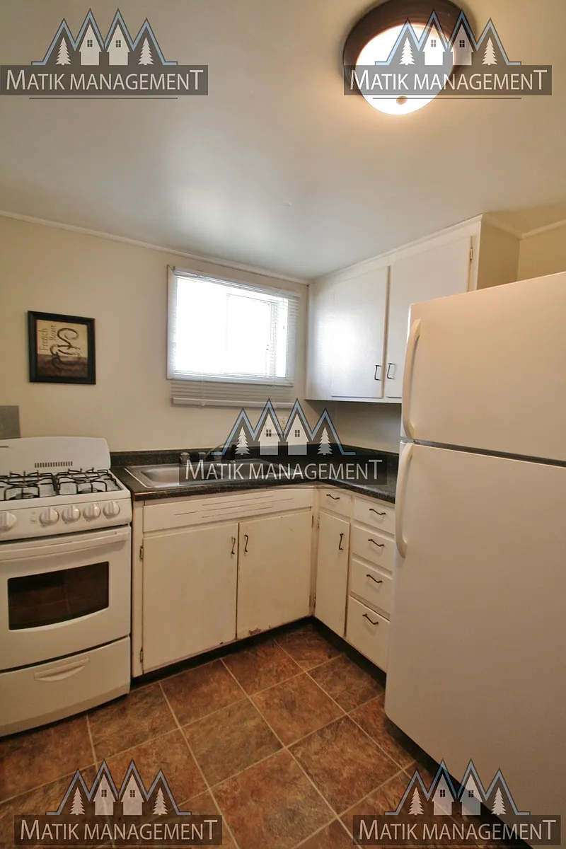 Building Photo - 456 13th Ave NW #2
