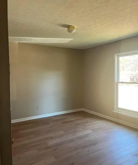 1290 Knoll Ct #B — Photo 17