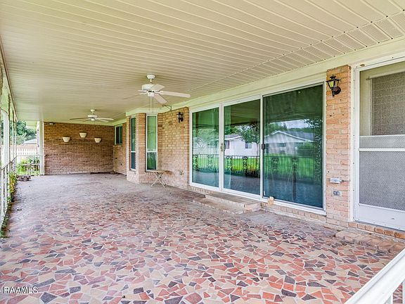3rd image of 211 Karen Dr