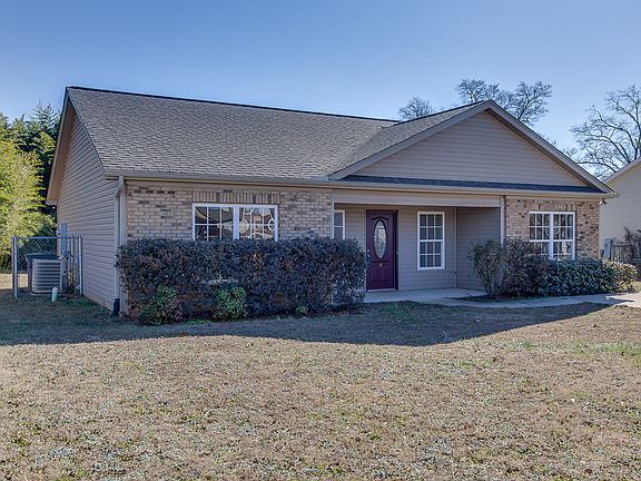 3rd image of 14 Katie Dr
