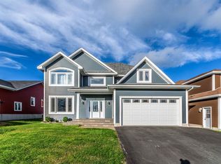 4 Pluto St, St. John's, NL A1B0K4