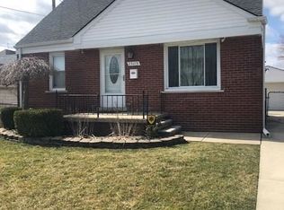25115 Ursuline St, Saint Clair Shores, MI