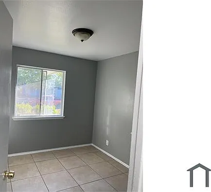3 bed, 1600 sqft, $1,700 — Photo 4