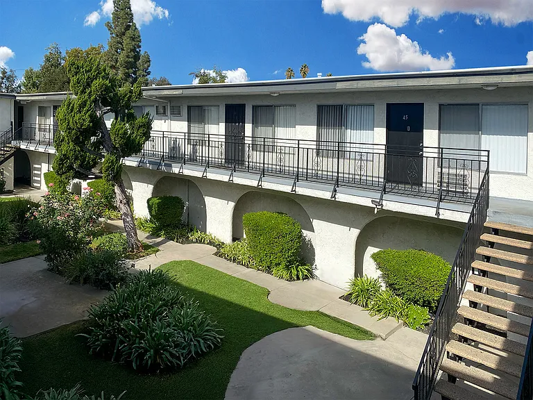 Yarmouth Apartments — Photo 5