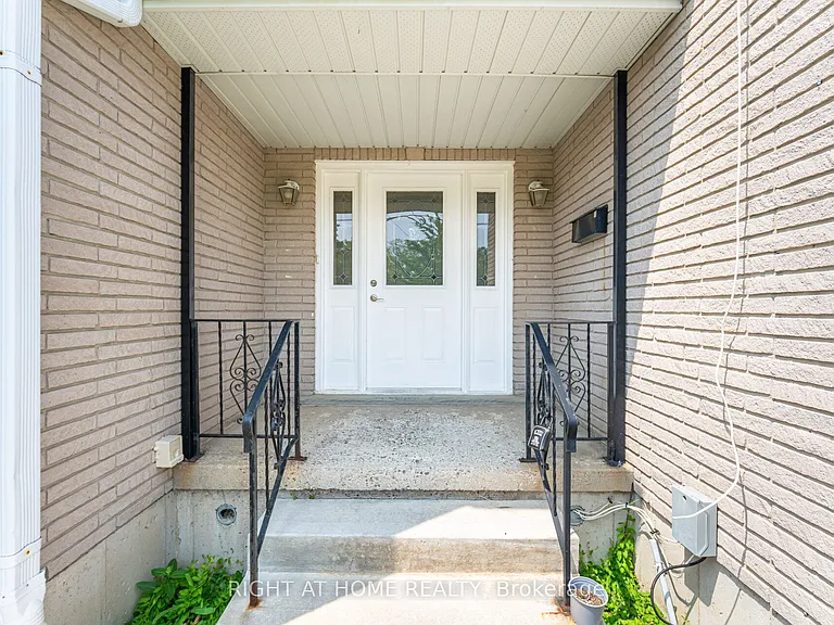 50 Albemarle St — Photo 4