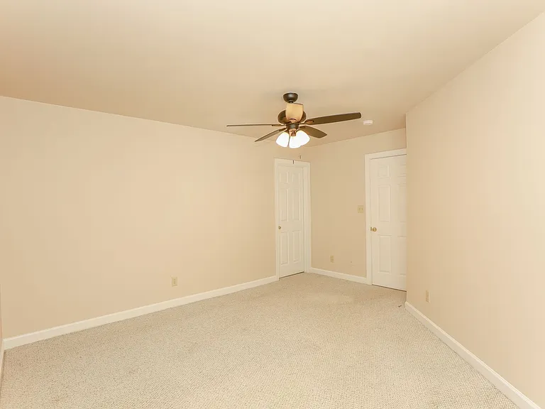 179 Herman Melville Ave — Photo 39