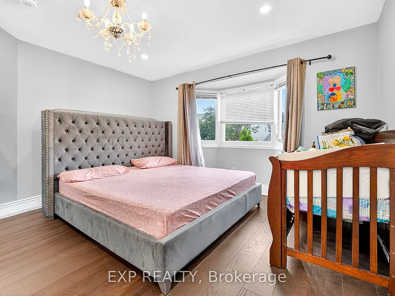 5896 Chorley Pl #UPPER — Photo 35
