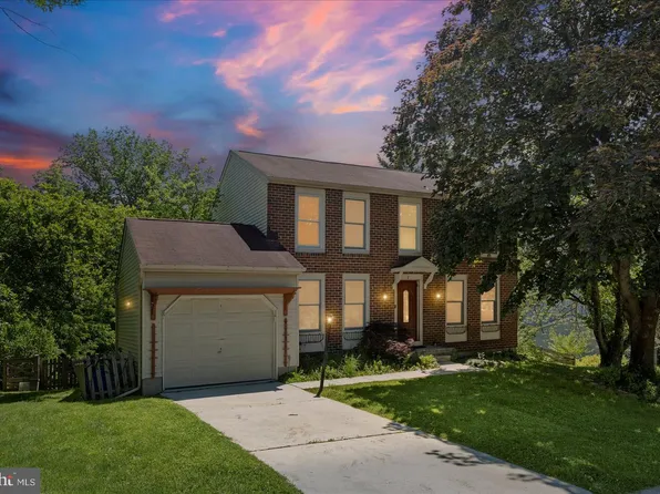 2 Topwood Ct, Parkville, MD 21234