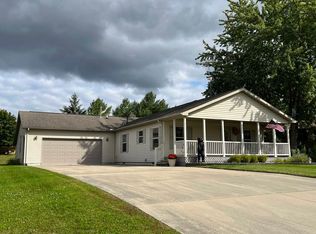 1987 Huntington Cir, Gladwin, MI 48624