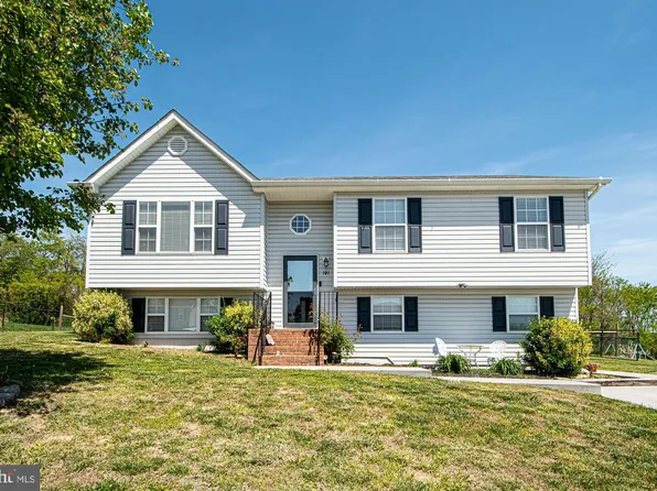 101 Silver Ct, Maurertown, VA 22644