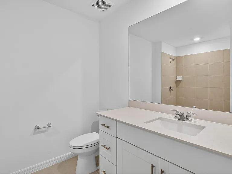 19525 Fairhill Ct — Photo 24