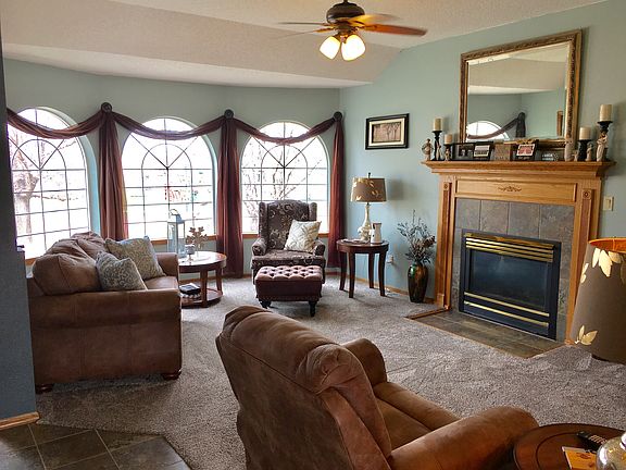 Living room w/bay windows