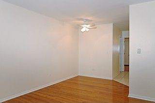 4th image of 101 Dover Dr Unit 13