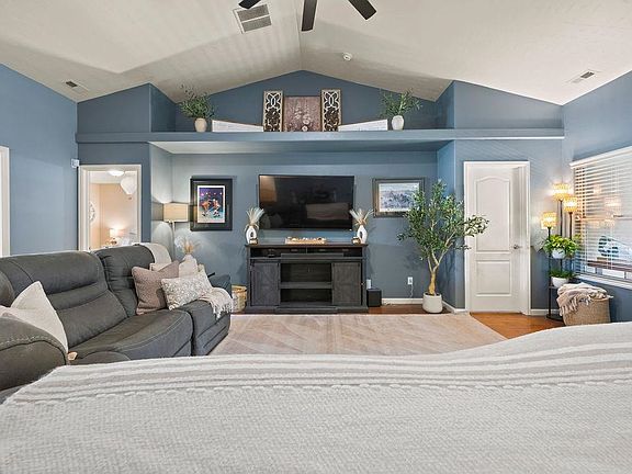 5th image of 802 Darcy Jo Ln