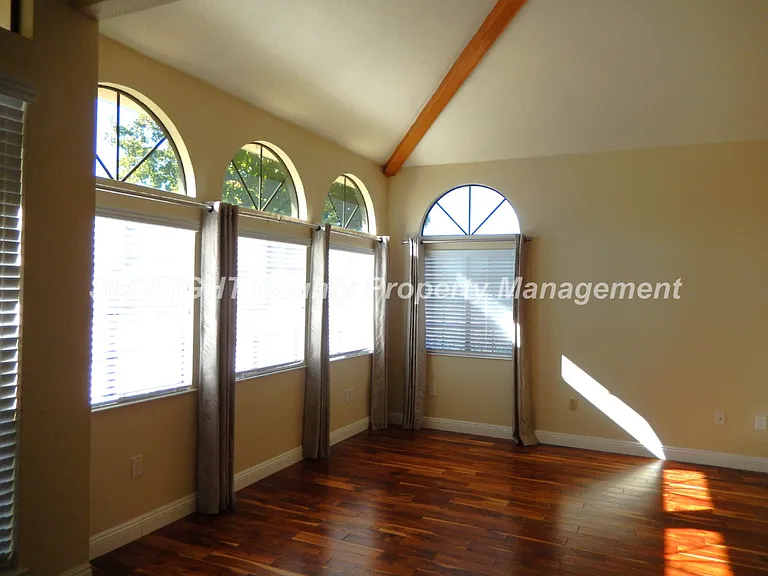 1662 La Vineda Ct — Photo 8