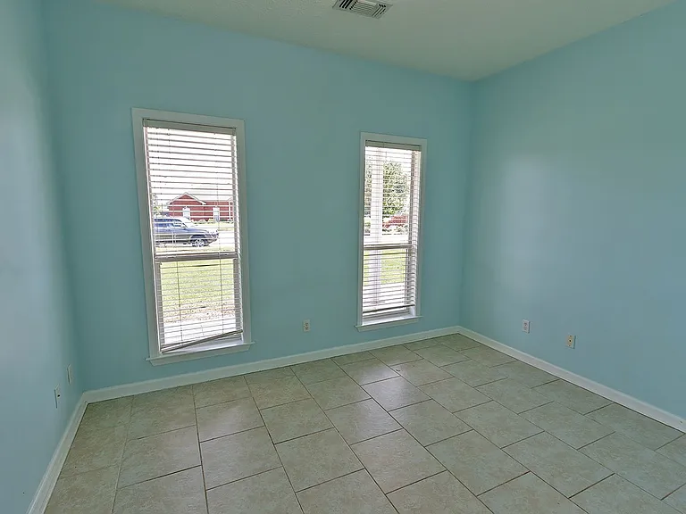 1901 Calumet Pkwy — Photo 23