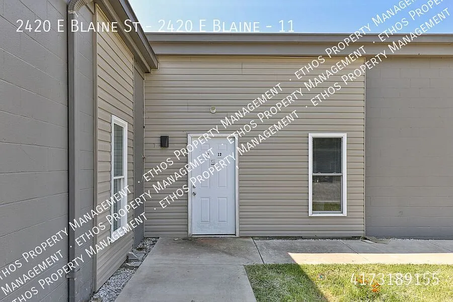 Available now! 3 bedroom/2bathroom apartment! — Photo 2