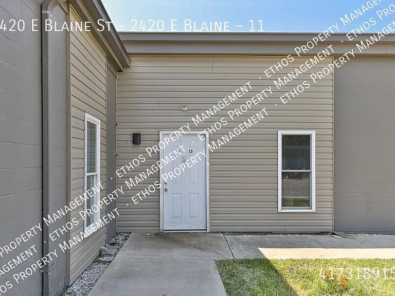 2420 E Blaine St #11 — Photo 2