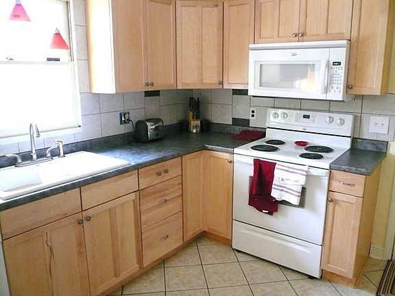 New Kitchen! (New cabinets, applicances, counter-top, and tile floor!)