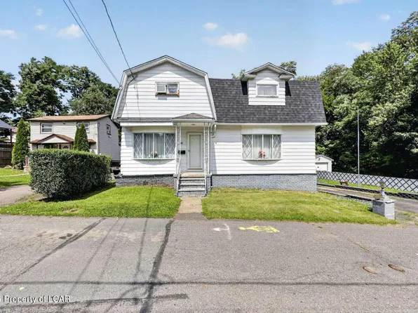 26 Crow St, Plains, PA 18705