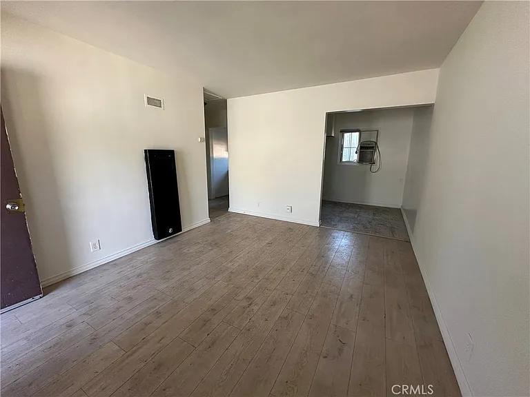 253 E Villa St #6 — Photo 3