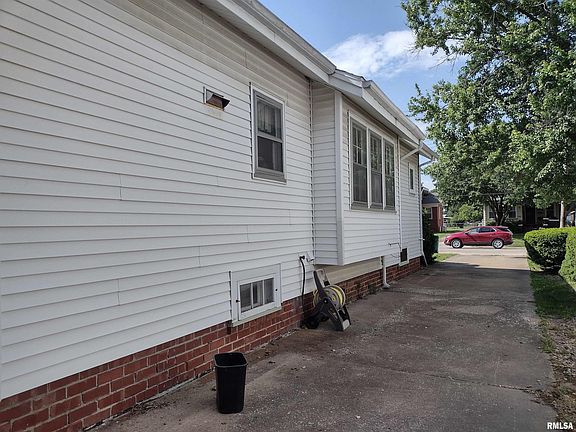 3rd image of 1262 W Losey St
