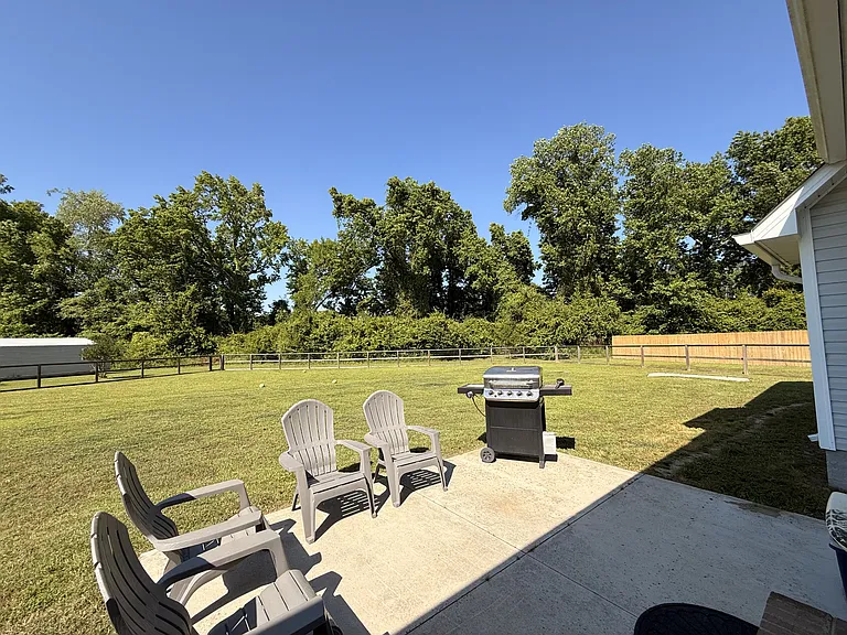 305 Agatha Ct — Photo 18