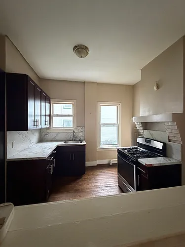244 Smith St #1 Photo 1