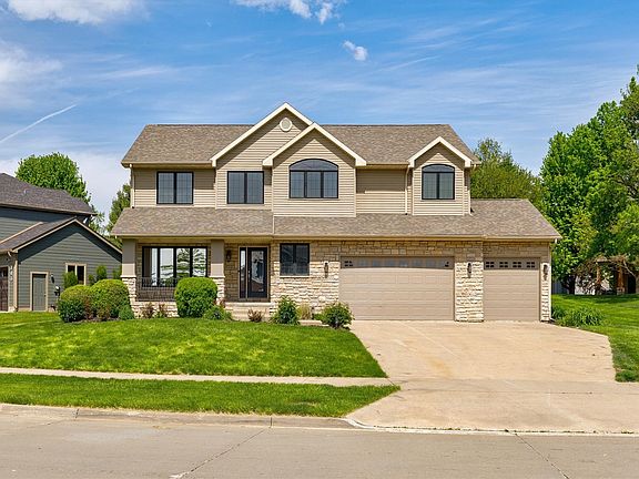 3rd image of 315 Turnberry Dr