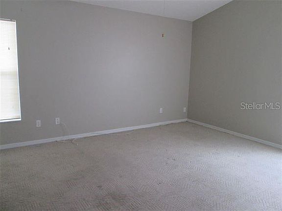 4th image of 308 Caloosa Woods Ln