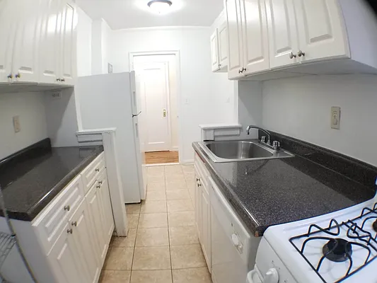 Rented by Roberto Guilbet, LREB | media 38