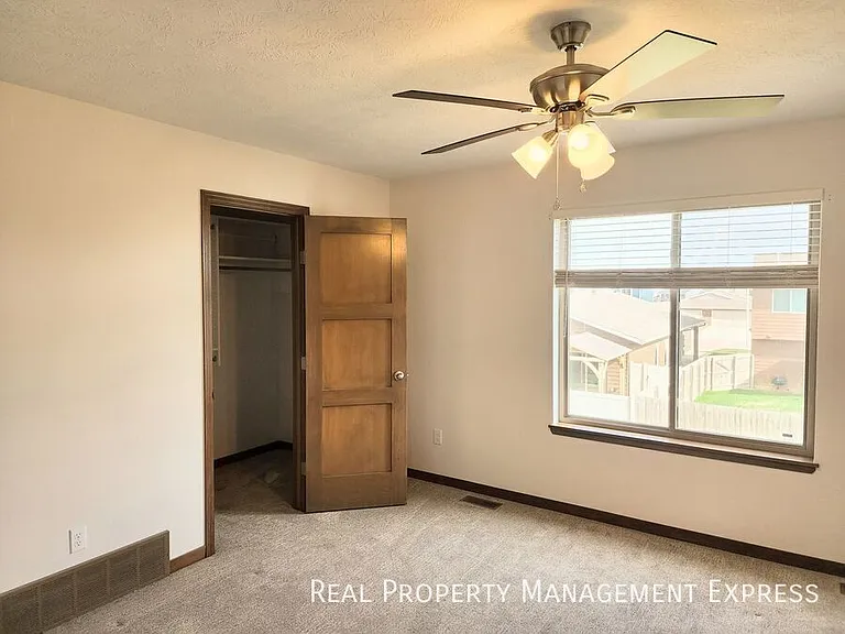 9436 W Dolores Dr — Photo 8