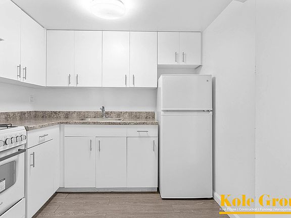 3rd image of 88 Fulton St #508