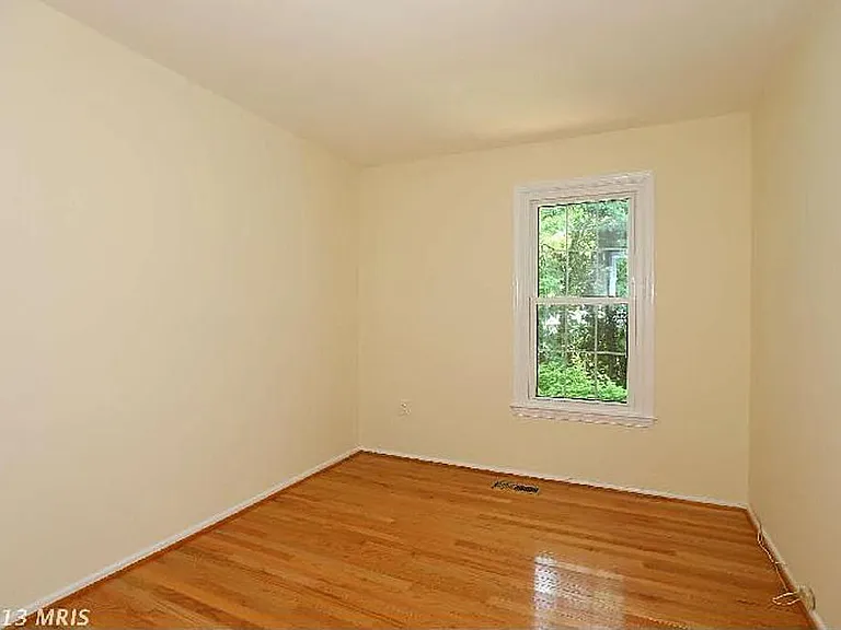 985 Paulsboro Dr — Photo 13