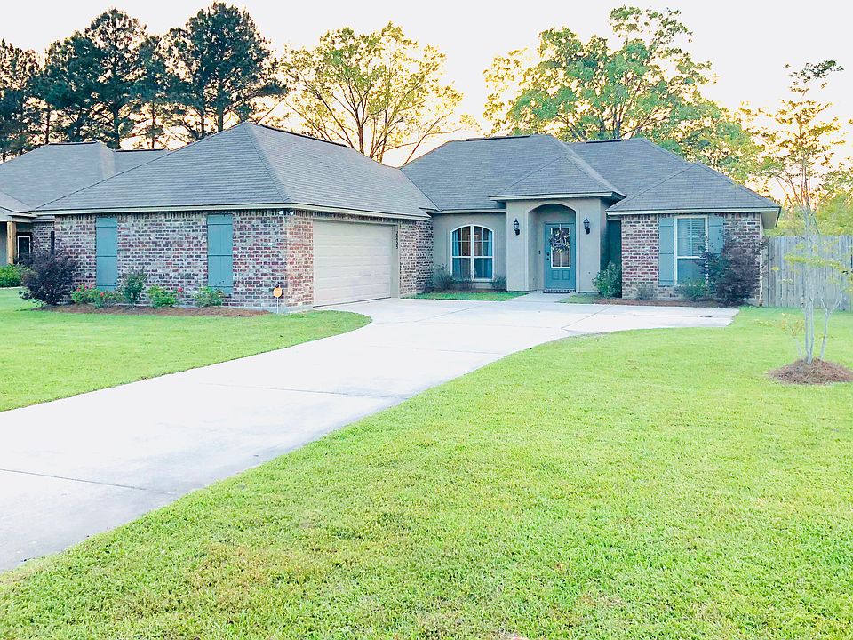 1st image of 28925 Willow Lake Dr