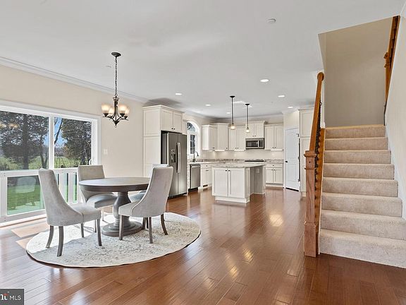 4th image of 3255 Loring Dr